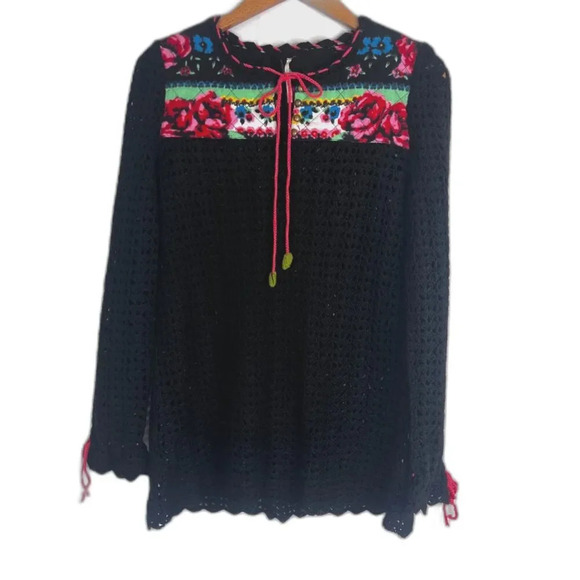 Free People Black Open Weave Felted Floral Crochet Boho Sweater Size Small - Picture 1 of 9